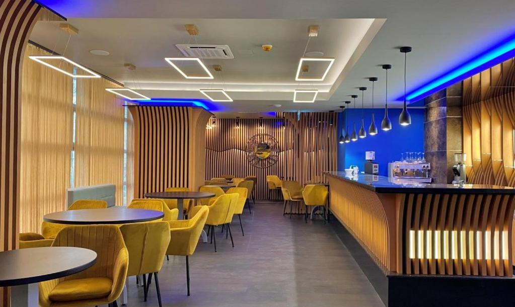 Hotel Condor Tulcea Exteriör bild