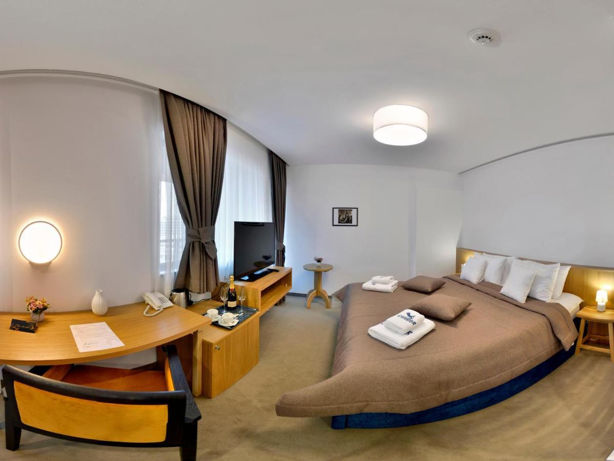 Hotel Condor Tulcea Exteriör bild