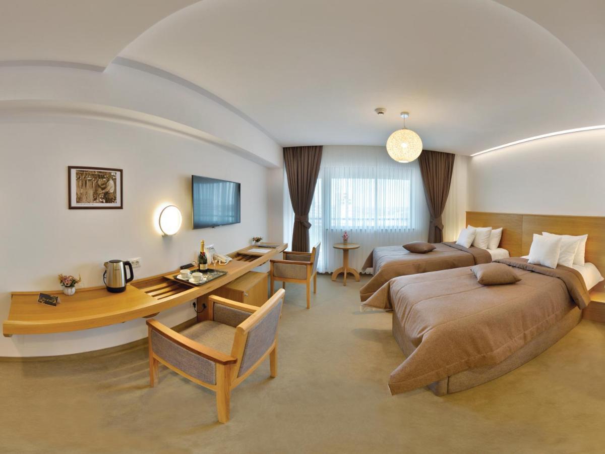 Hotel Condor Tulcea Exteriör bild